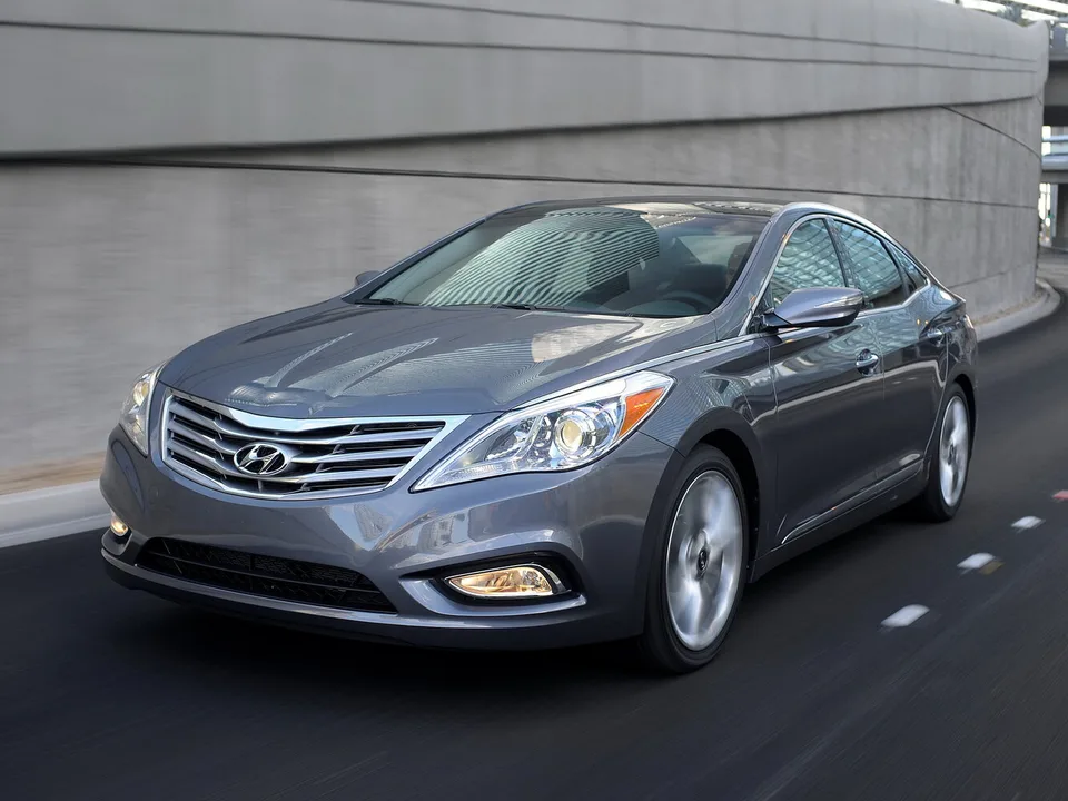 Hyundai Azera, Generation 2, HG, Sedan