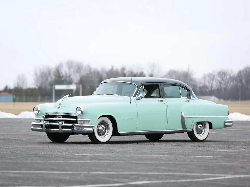 Chrysler Imperial, Generation 6, Sedan