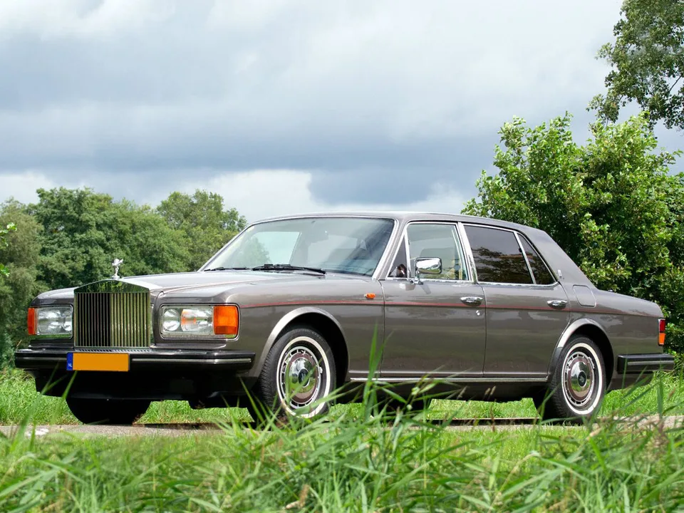 Rolls-Royce Silver Spirit, Mark II, Седан