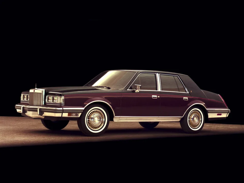 Lincoln Continental, Generation 7, Sedan