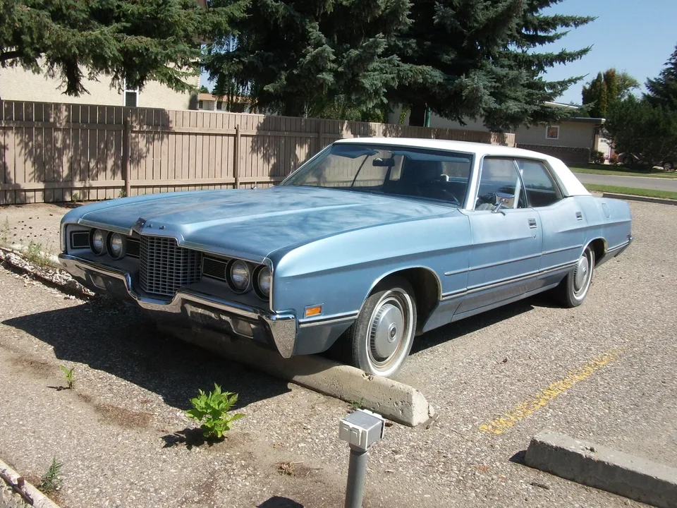 Ford Galaxie, Generation 4, Sedan