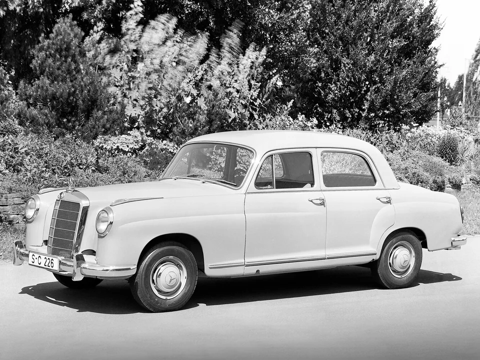 Mercedes-Benz W105, , Седан