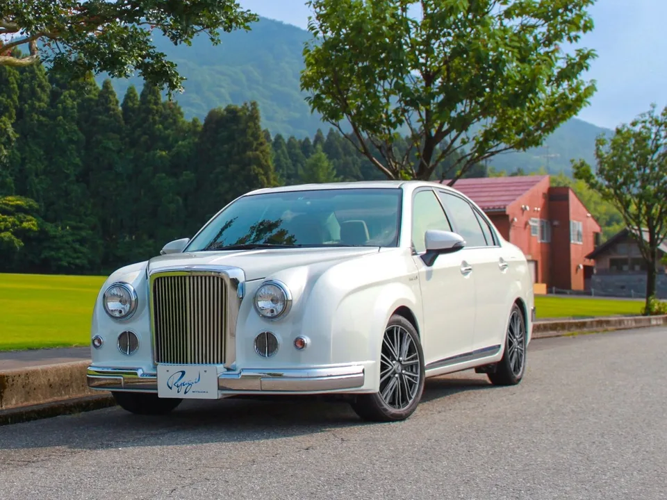 Mitsuoka Ryugi, Generation 1, Sedan