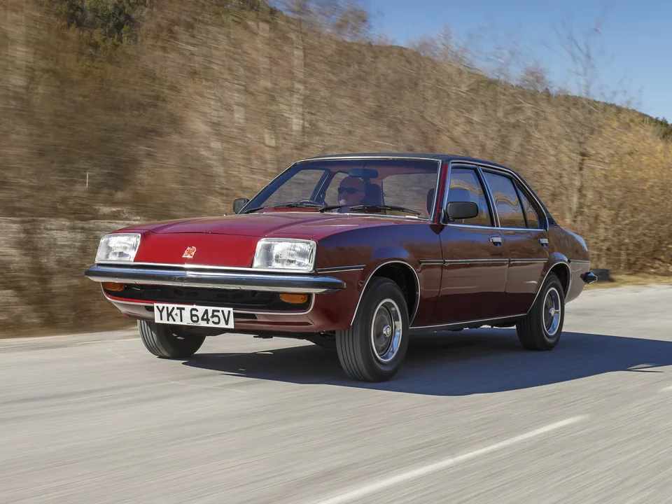 Vauxhall Cavalier, I, Sedan