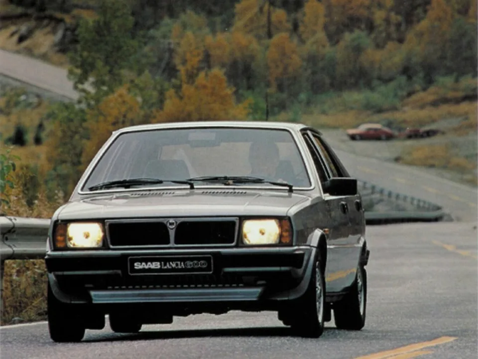 Saab 600, I, Хэтчбек, 5 дверей