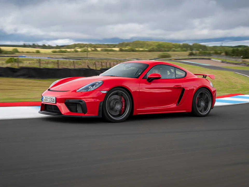 Porsche Cayman GT4, II 718 (982), Купе