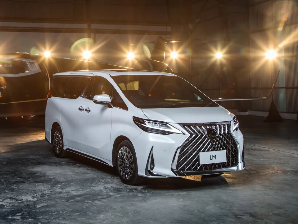 Lexus LM, I, Minivan