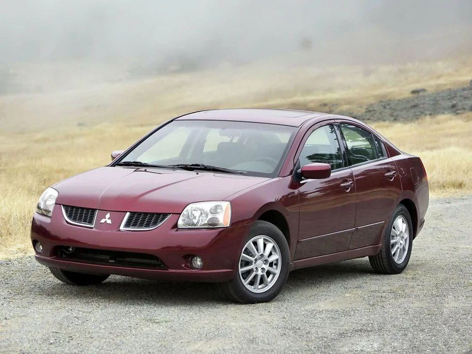 Mitsubishi Galant, Generation 9, Sedan