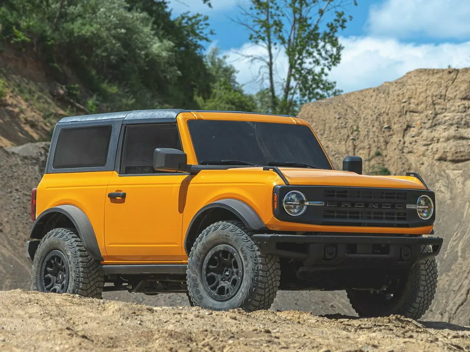 Ford Bronco, Generation 6, U725, 3-door SUV