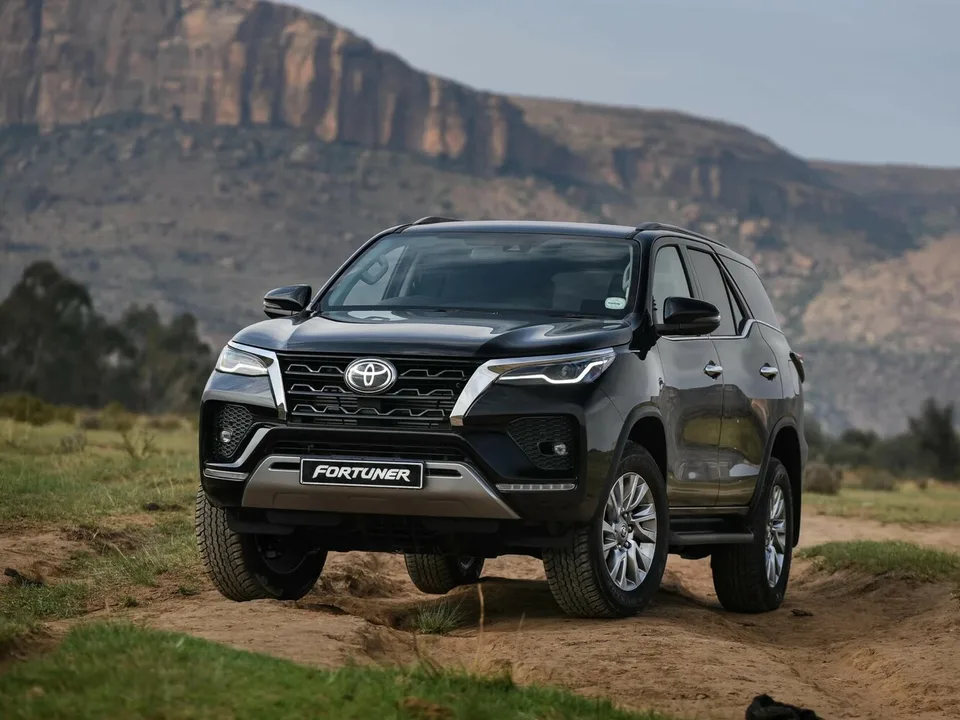 Toyota Fortuner, 2 поколение, AN160, рестайлинг, Кроссовер / внедорожник