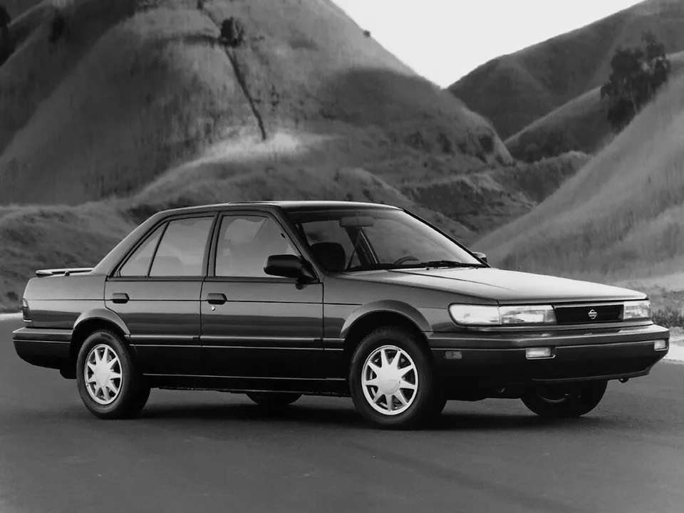 Nissan Stanza, III (U12), Седан