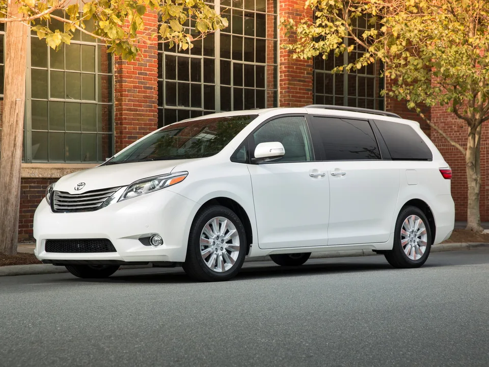 Toyota Sienna, III Рестайлинг, Минивэн