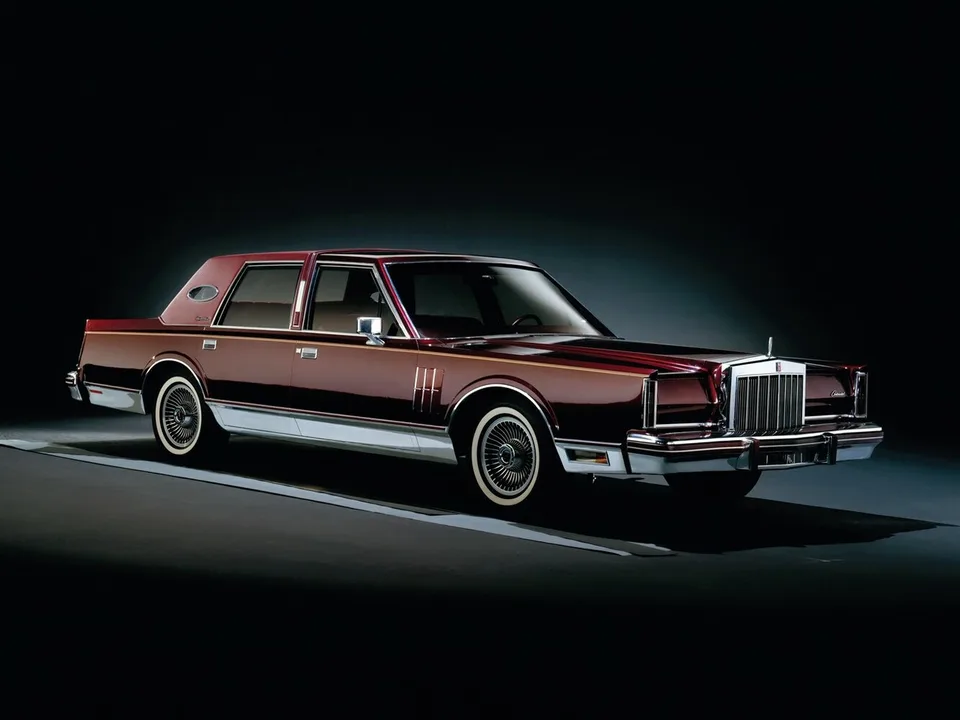 Lincoln Continental, Generation 6, Sedan