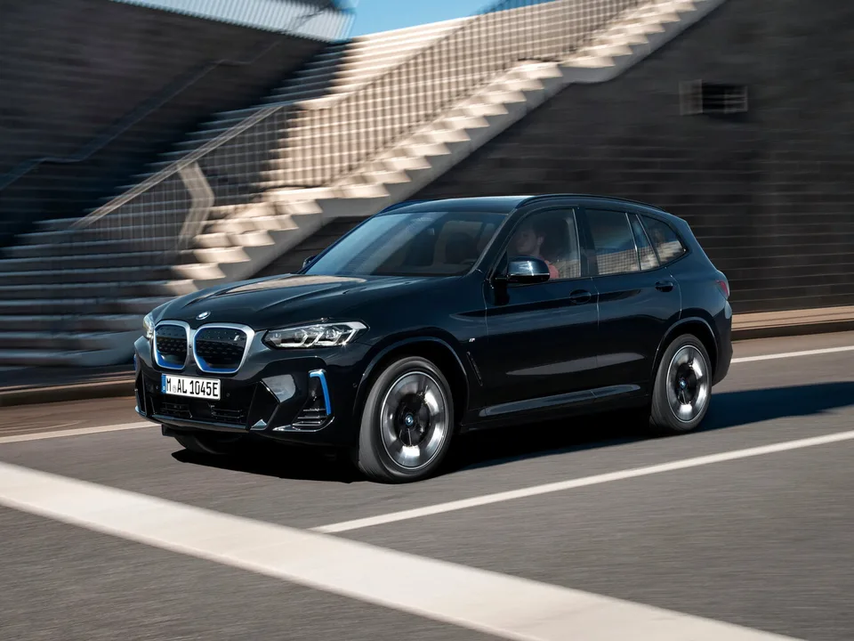 BMW iX3, 1 поколение, G08, рестайлинг, Кроссовер / внедорожник