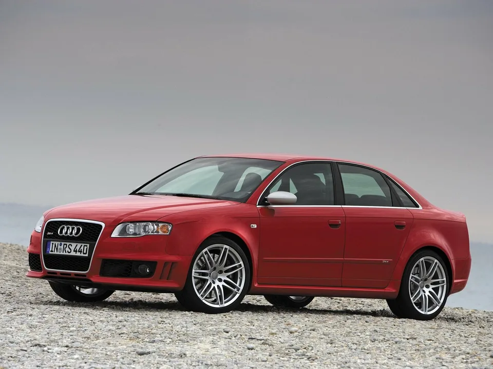 Audi RS 4, II (B7), Седан