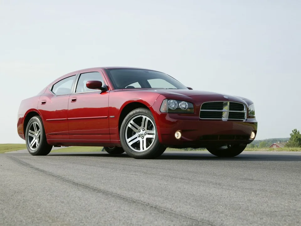 Dodge Charger, 6 поколение, LX, Седан