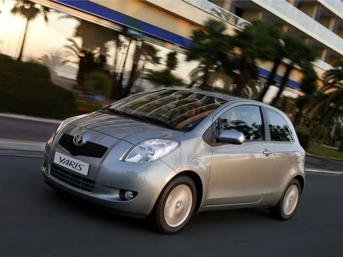 Toyota Yaris, 2 поколение, XP90, Хэтчбек, 3 двери