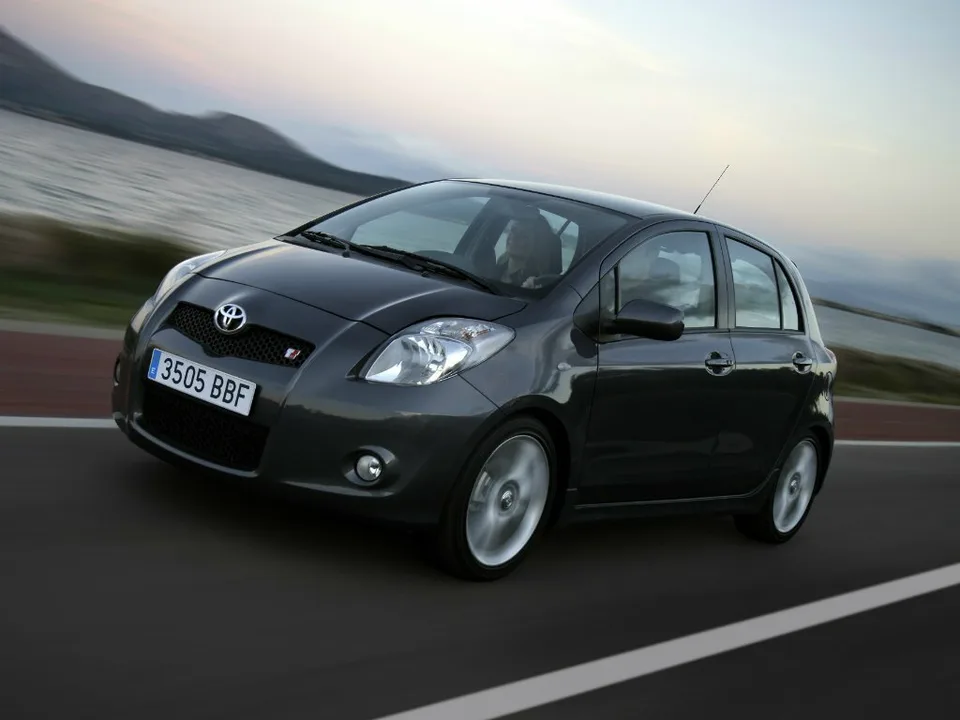 Toyota Yaris, 2 поколение, XP90, Хэтчбек, 5 дверей