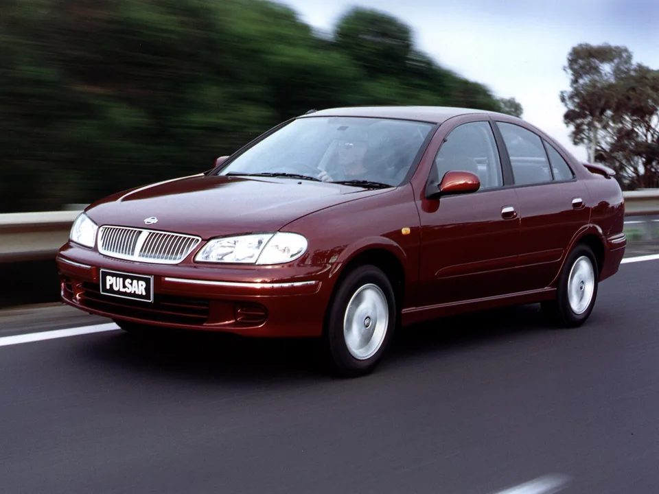 Nissan Pulsar, N16, Седан