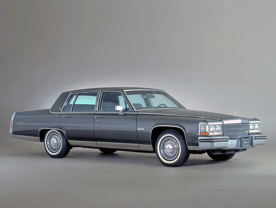 Cadillac Fleetwood, Brougham II Рестайлинг, Sedan