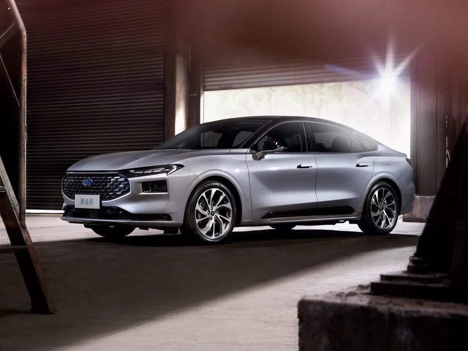 Ford Mondeo, Generation 6, Sedan