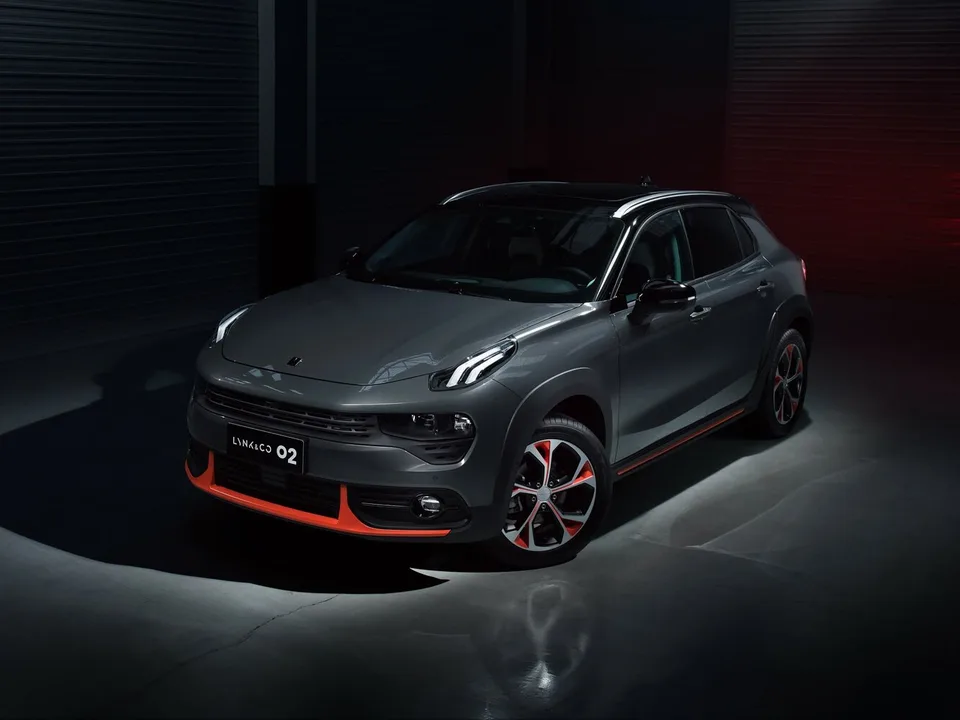Lynk & Co 02, Generation 1, CC11, Crossover / SUV