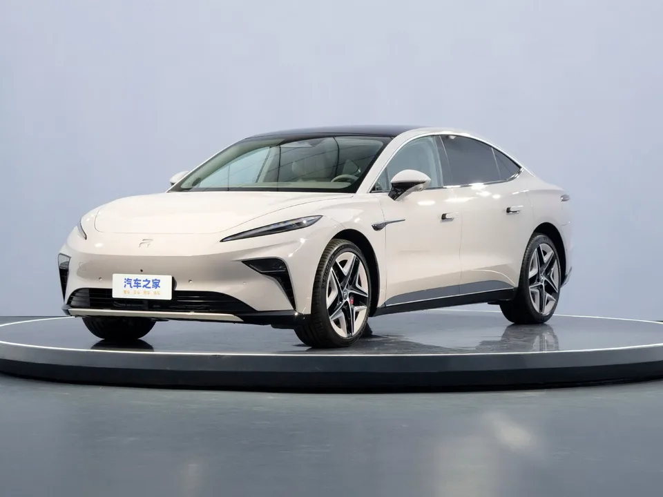 Rising Auto F7, , Лифтбек