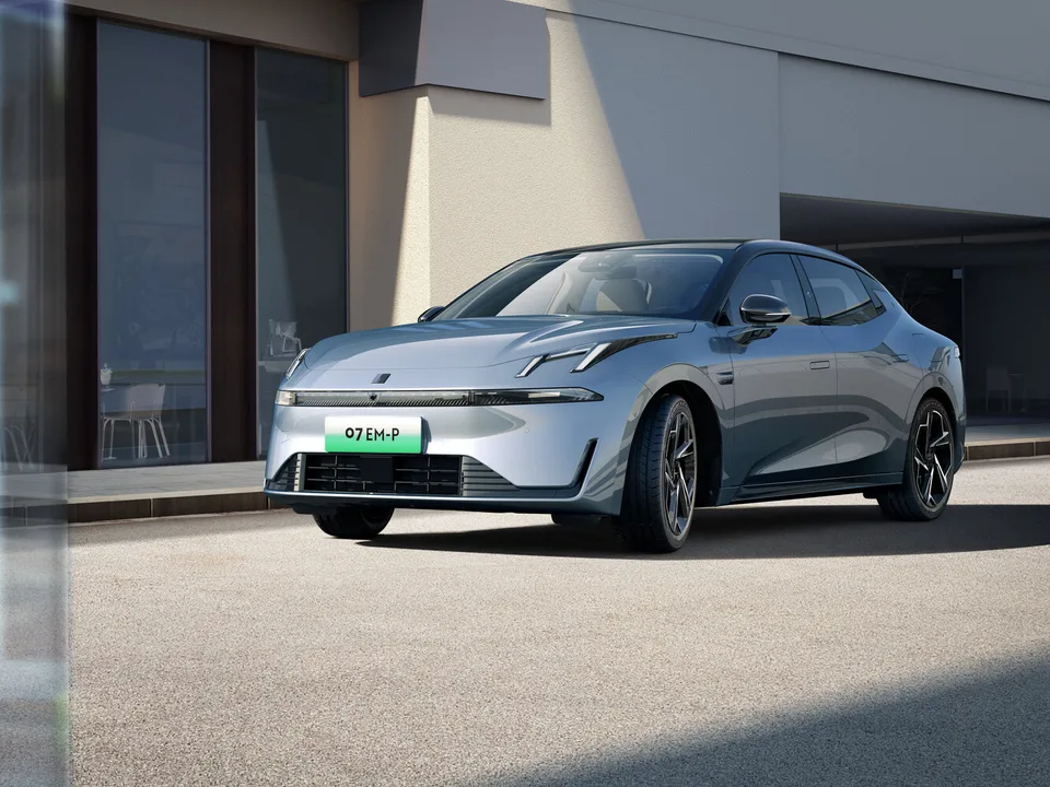 Lynk & Co 07, 1 поколение, Седан
