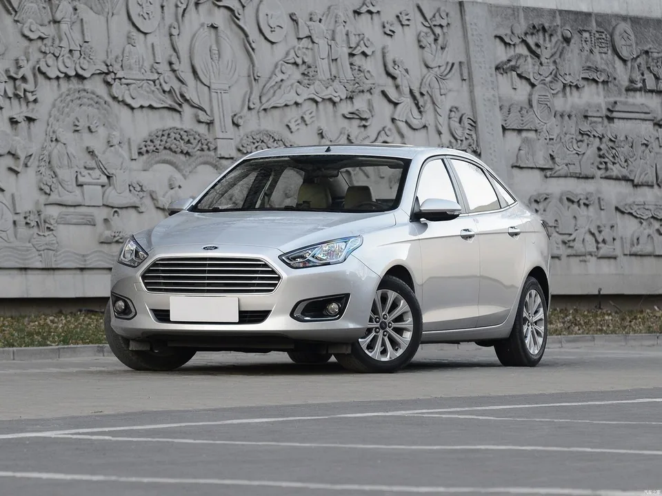 Ford Escort, VI, Sedan