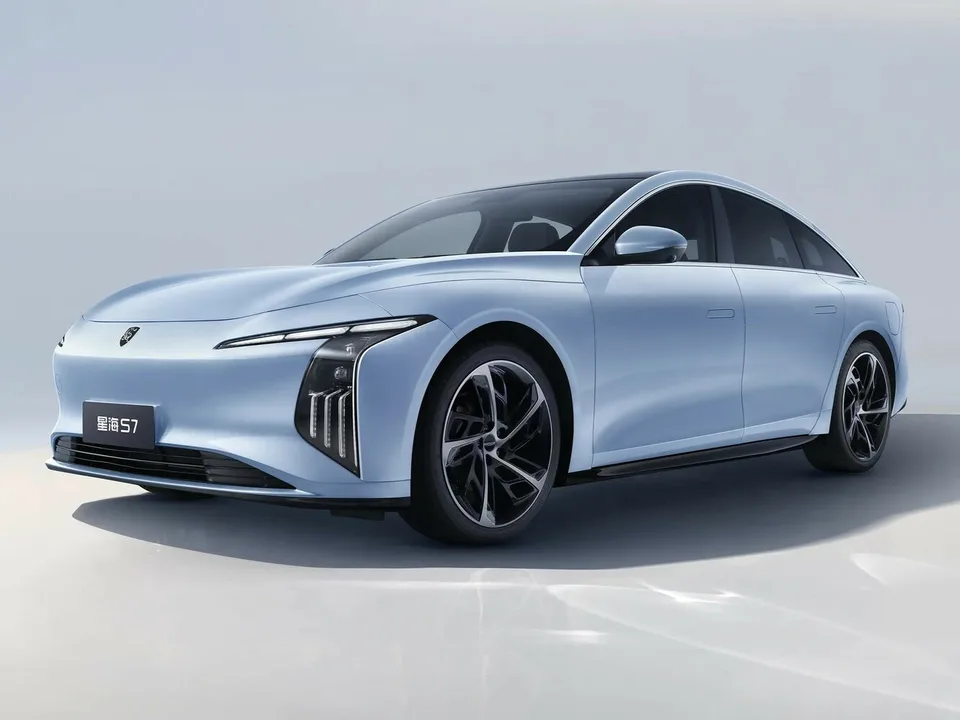 Forthing Xinghai S7, , Liftback