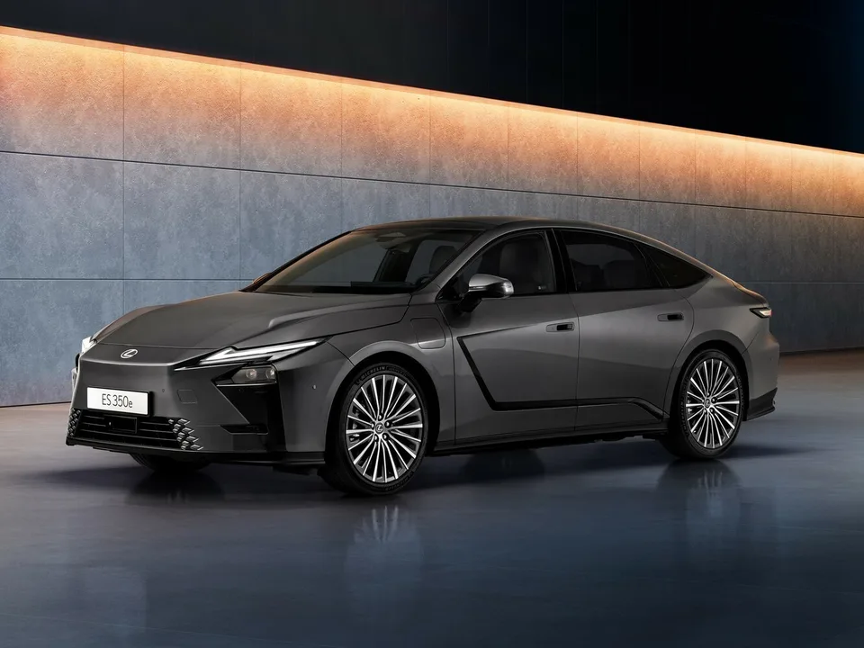 Lexus ES, VIII, Sedan