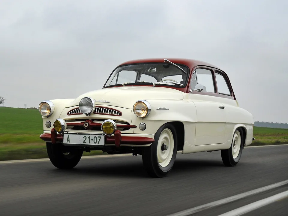 Skoda 445, , 2-door sedan