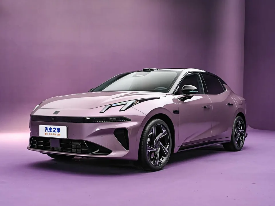Lynk & Co 07, I Рестайлинг, Седан