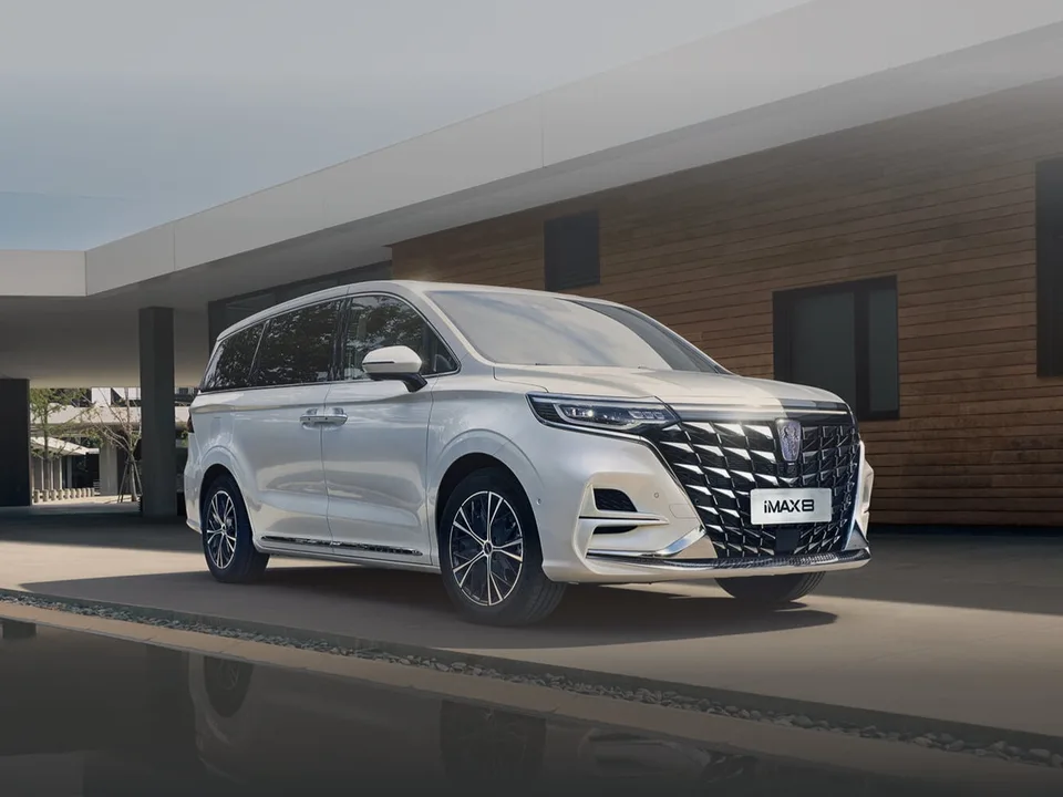 Roewe iMAX8