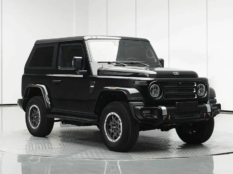 212 T10, , 3-door SUV