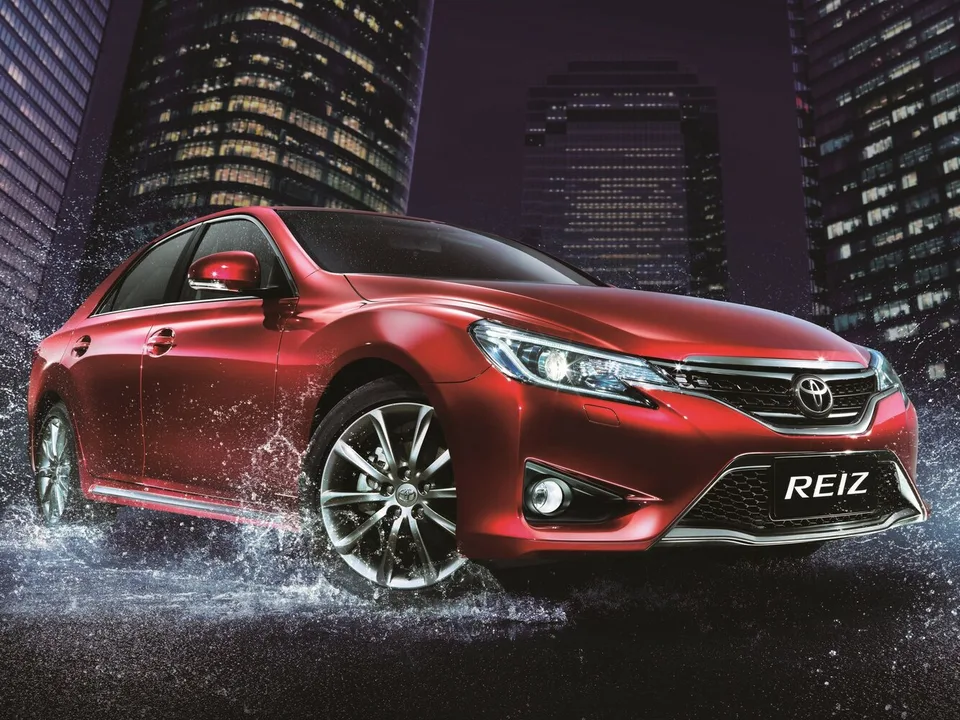 Toyota Reiz, II Рестайлинг, Седан