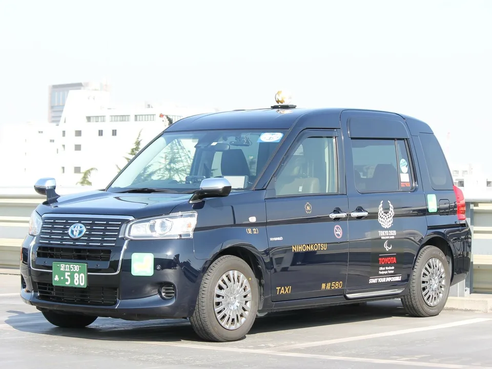 Toyota Jpn-taxi, , Микровэн