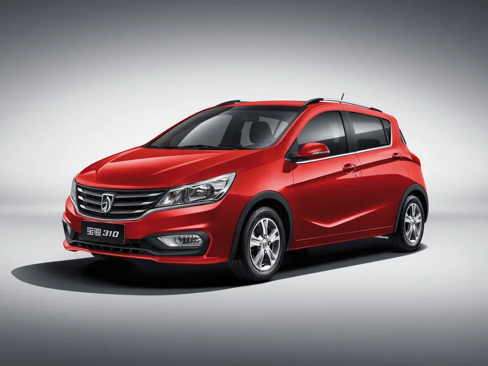 Baojun 310, Generation 1, 5-door hatchback