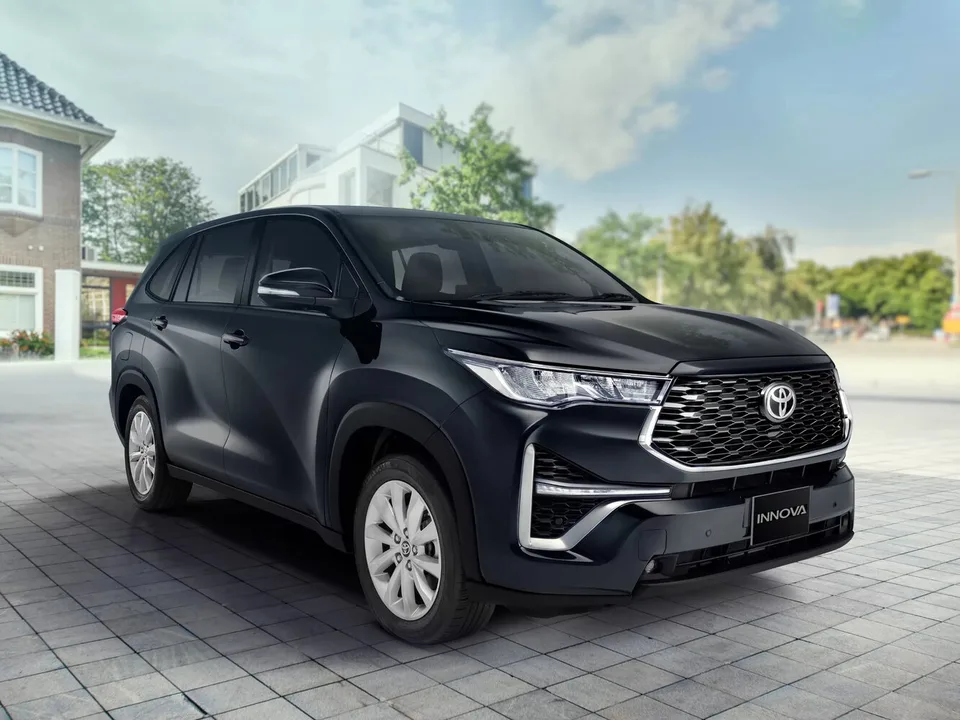 Toyota Innova, III, Компактвэн