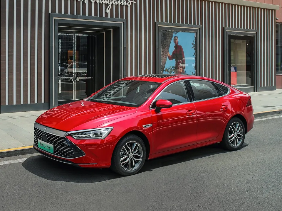 BYD Qin Plus, Generation 1, Sedan