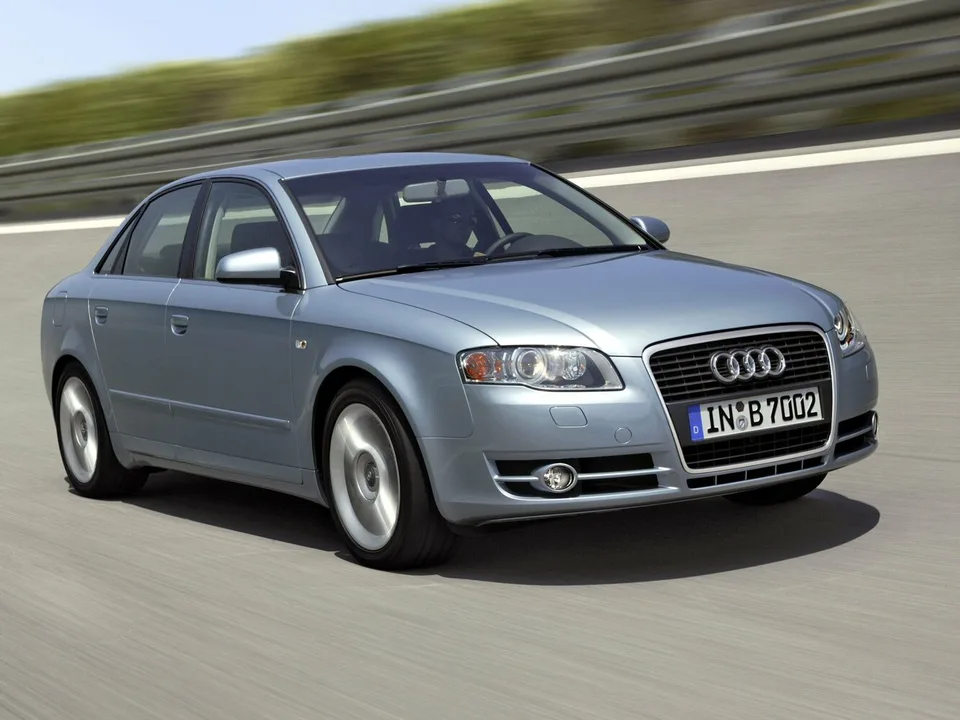 Audi A4, 3 поколение, B7, Седан