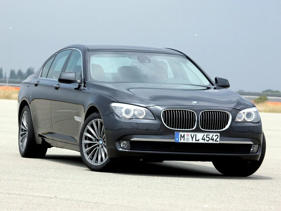 BMW 7 серии, V (F01/F02/F04), Седан