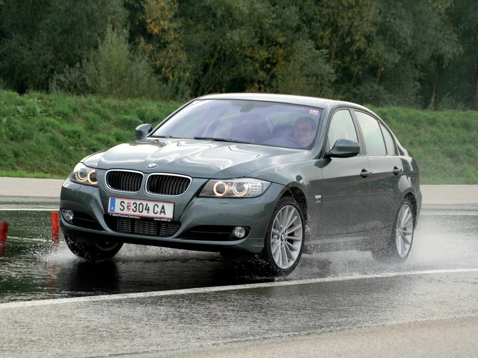 BMW 3 серии, V (E90/E91/E92/E93) Рестайлинг, Седан