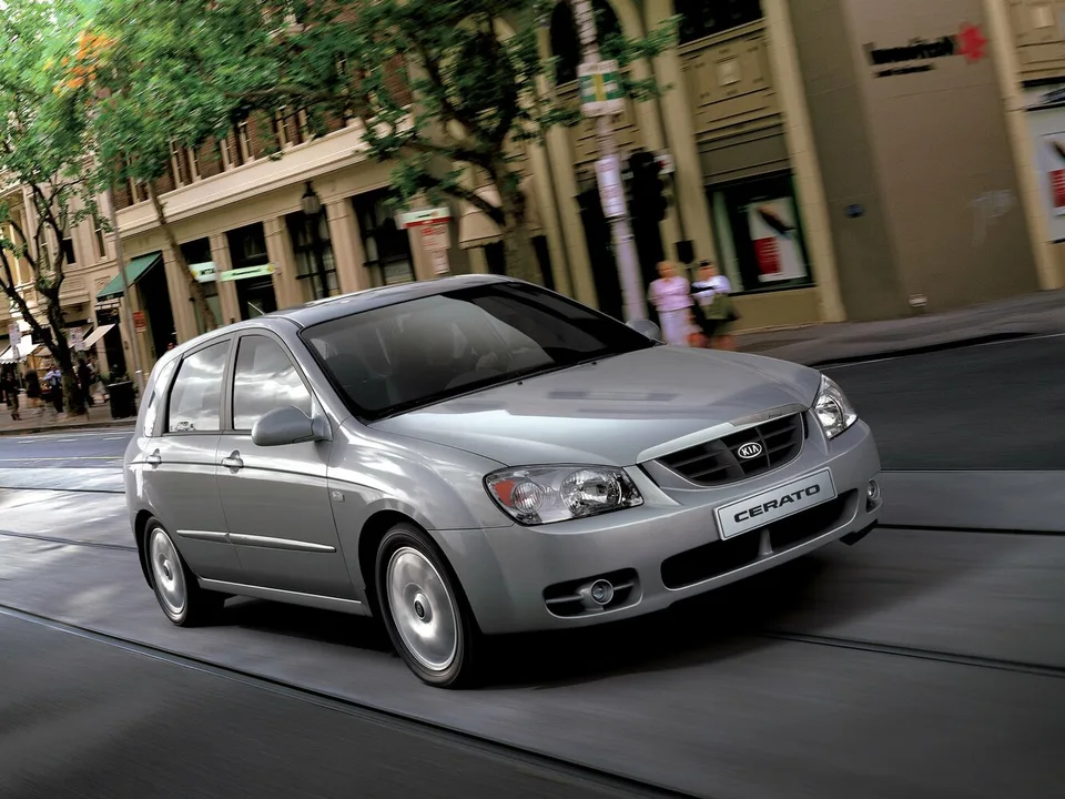 Kia Cerato, Generation 1, LD, 5-door hatchback