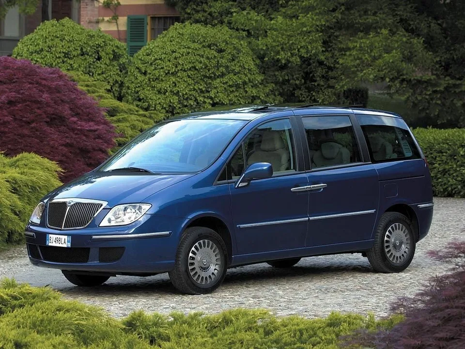 Lancia Phedra, , Компактвэн