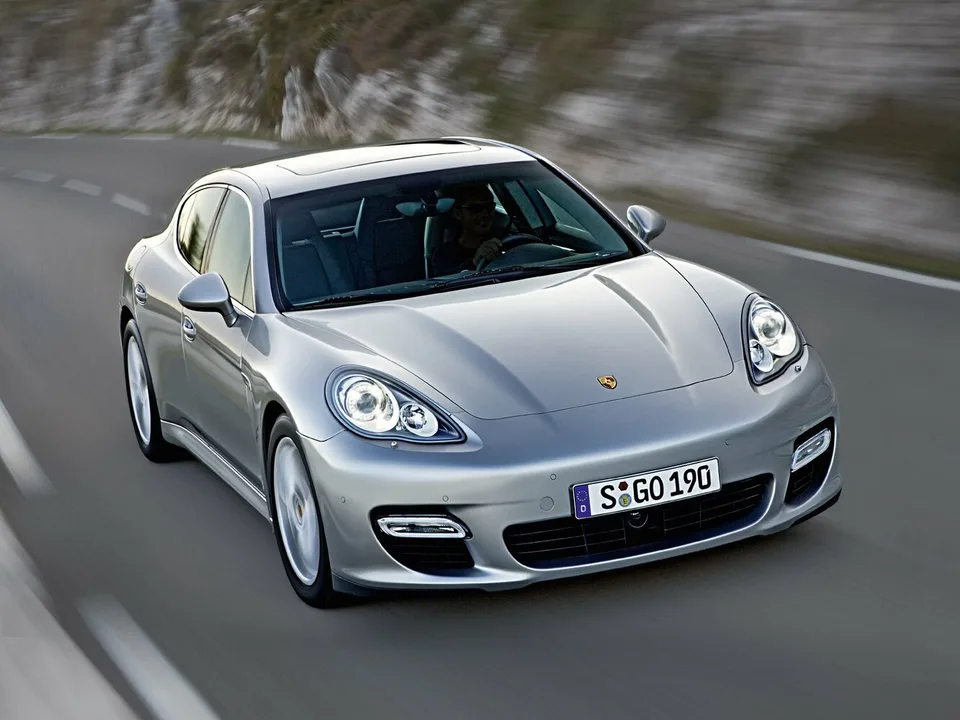 Porsche Panamera, Generation 1, Liftback