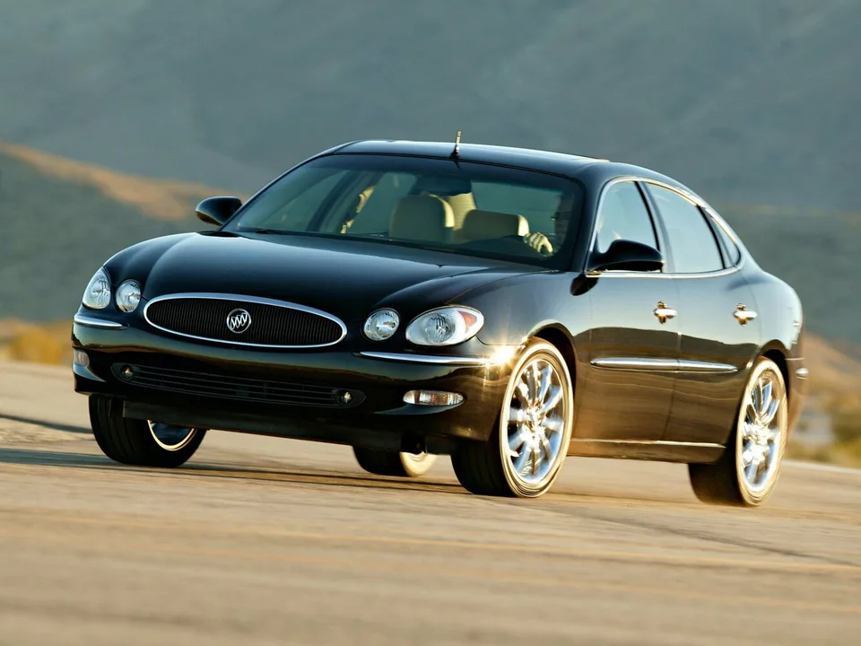 Buick LaCrosse, 1 поколение, Седан