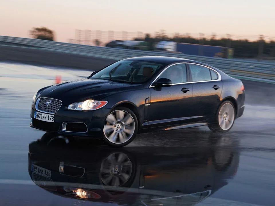 Jaguar XFR, I, Sedan