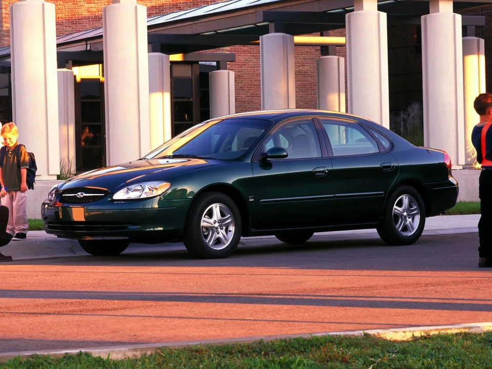 Ford Taurus, Generation 4, Sedan