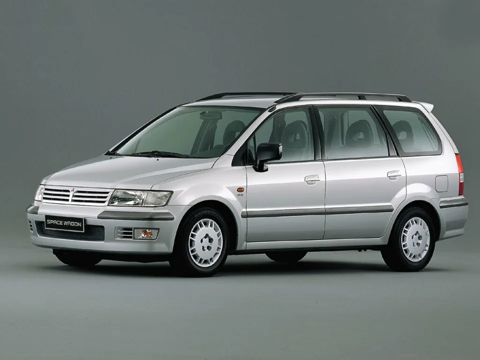 Mitsubishi Space Wagon, III, Compact MPV
